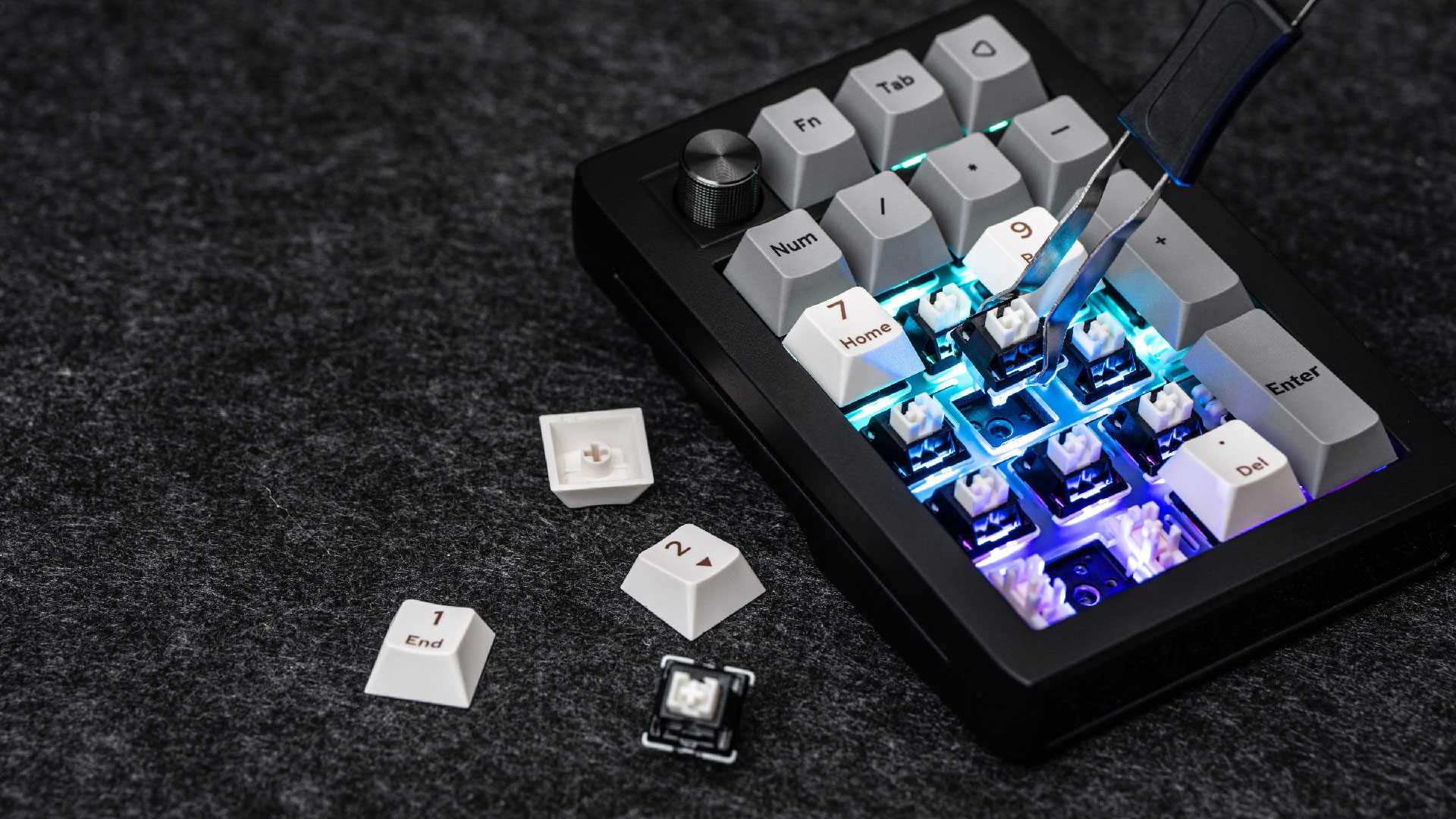 Đánh giá Epomaker EK21: Bàn phím cơ numpad rời nhỏ gọn, đa năng 1 ezgif 6f4cd2cc21af94 01