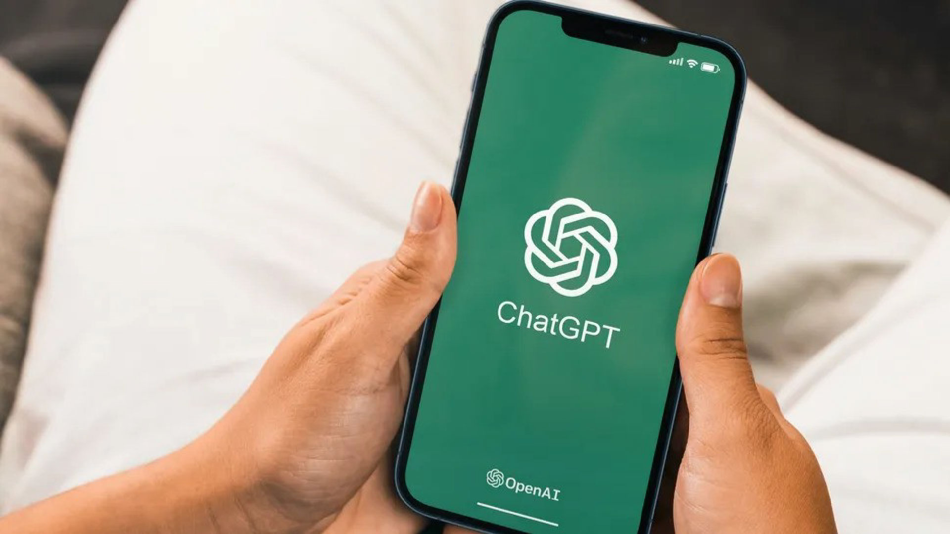 4 mẹo ẩn trên ứng dụng ChatGPT di động giúp tăng cường tính hữu ích vượt bậc 1 ezgif 6f9b06229b4573 01