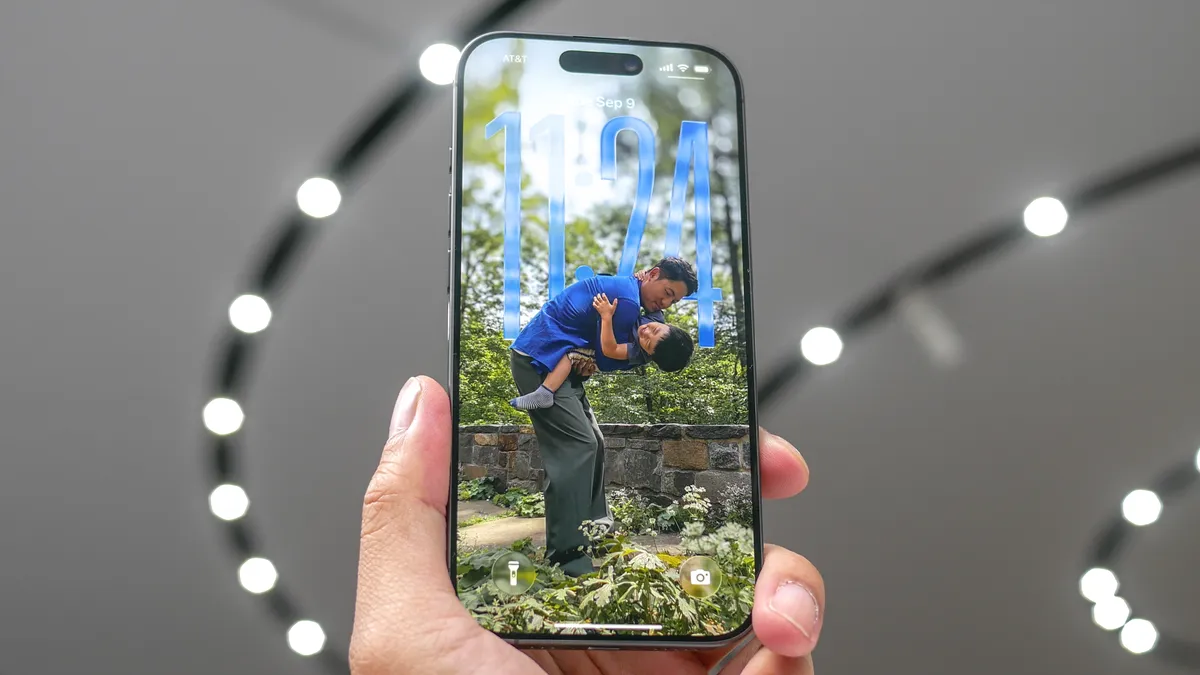 Trải nghiệm thực tế Apple iPhone 17: Đột phá với những nâng cấp tuyệt vời mà tôi hằng ao ước! 11 iPhone 17 4