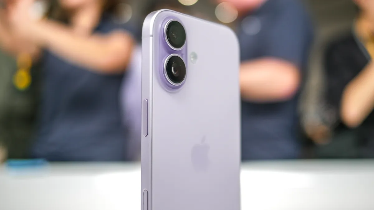 Trải nghiệm thực tế Apple iPhone 17: Đột phá với những nâng cấp tuyệt vời mà tôi hằng ao ước! 12 iPhone 17 5