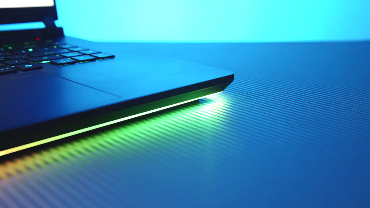 Đánh giá ASUS ROG Strix G16 (2025) G615: Hiệu năng AI cực đỉnh và pin dài lâu là lựa chọn hoàn hảo cho game thủ chuyên nghiệp 39 ASUS ROG Strix G16 2047 G615