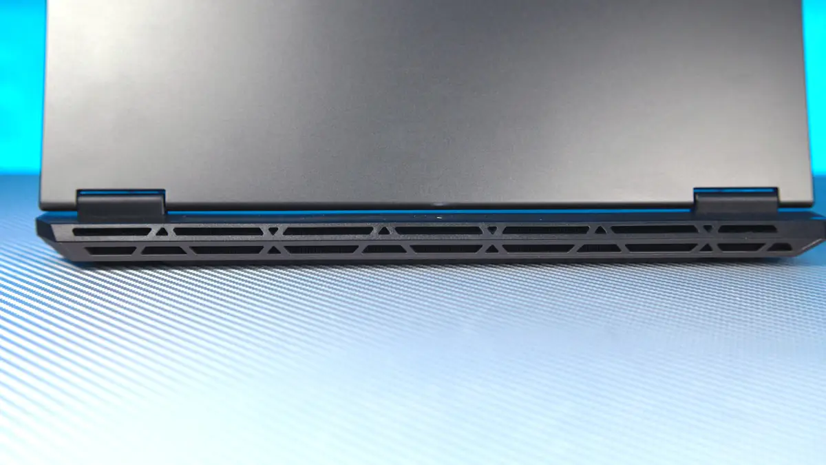 Đánh giá ASUS TUF Gaming A16 2025 FA608UH: Chiếc laptop gaming bền bỉ chuẩn quân đội (MIL-STD) với thời lượng pin văn phòng 14 tiếng! 25 ASUS TUF Gaming A16 2025 FA608UH19.jpg