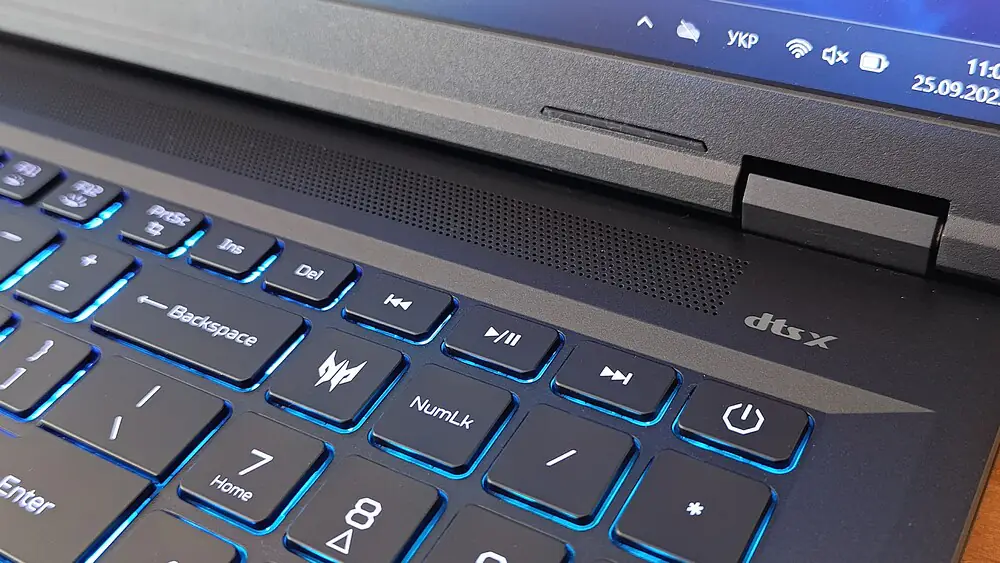 Đánh giá Acer Predator Helios Neo 18 AI PH18-72: Liệu chiếc laptop này có phải là "thiên đường" cho game thủ? 85 Acer Predator Helios Neo 18 AI PH18 72 30