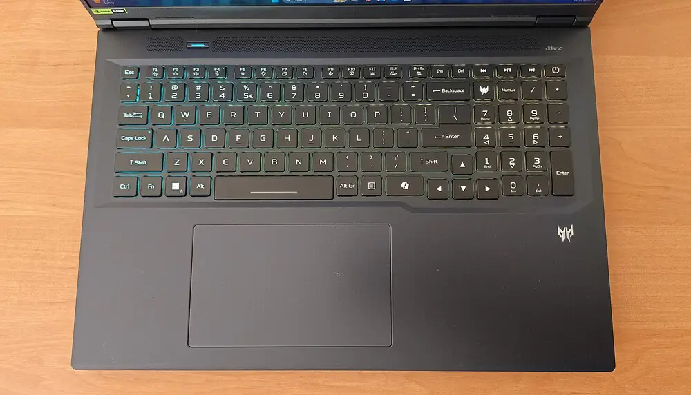 Đánh giá Acer Predator Helios Neo 18 AI PH18-72: Liệu chiếc laptop này có phải là "thiên đường" cho game thủ? 76 Acer Predator Helios Neo 18 AI PH18 72 39