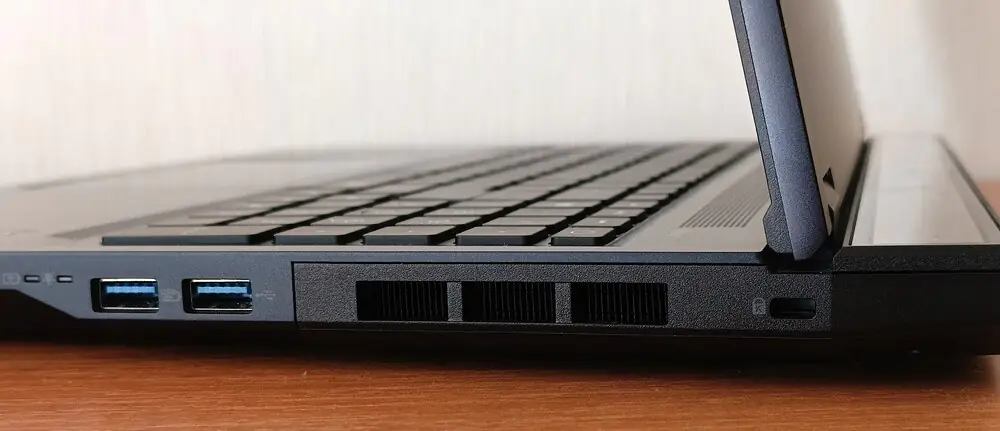 Đánh giá Acer Predator Helios Neo 18 AI PH18-72: Liệu chiếc laptop này có phải là "thiên đường" cho game thủ? 73 Acer Predator Helios Neo 18 AI PH18 72 42