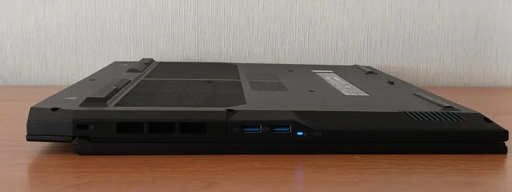 Đánh giá Acer Predator Helios Neo 18 AI PH18-72: Liệu chiếc laptop này có phải là "thiên đường" cho game thủ? 70 Acer Predator Helios Neo 18 AI PH18 72 45