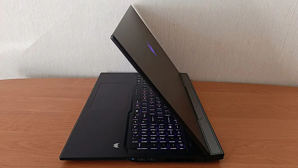 Đánh giá Acer Predator Helios Neo 18 AI PH18-72: Liệu chiếc laptop này có phải là "thiên đường" cho game thủ? 69 Acer Predator Helios Neo 18 AI PH18 72 46