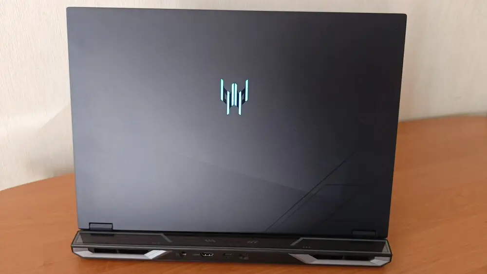 Đánh giá Acer Predator Helios Neo 18 AI PH18-72: Liệu chiếc laptop này có phải là "thiên đường" cho game thủ? 68 Acer Predator Helios Neo 18 AI PH18 72 47