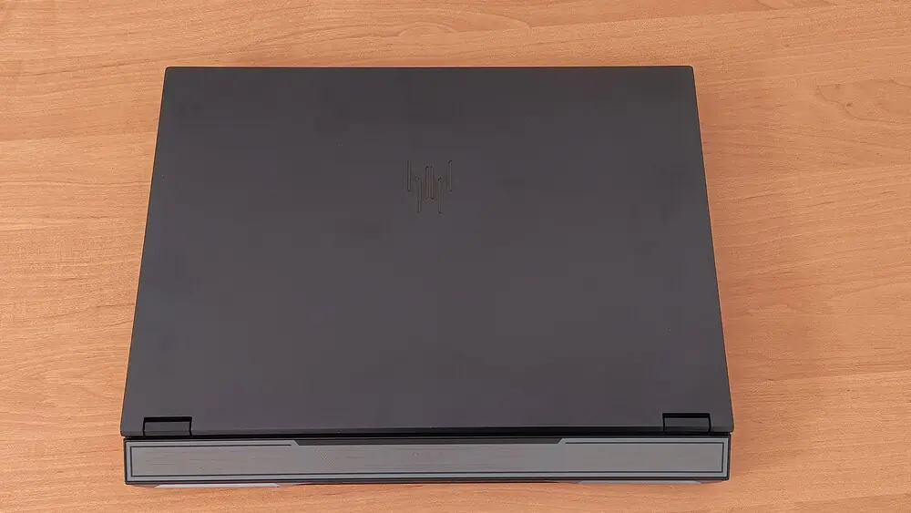 Đánh giá Acer Predator Helios Neo 18 AI PH18-72: Liệu chiếc laptop này có phải là "thiên đường" cho game thủ? 65 Acer Predator Helios Neo 18 AI PH18 72 50