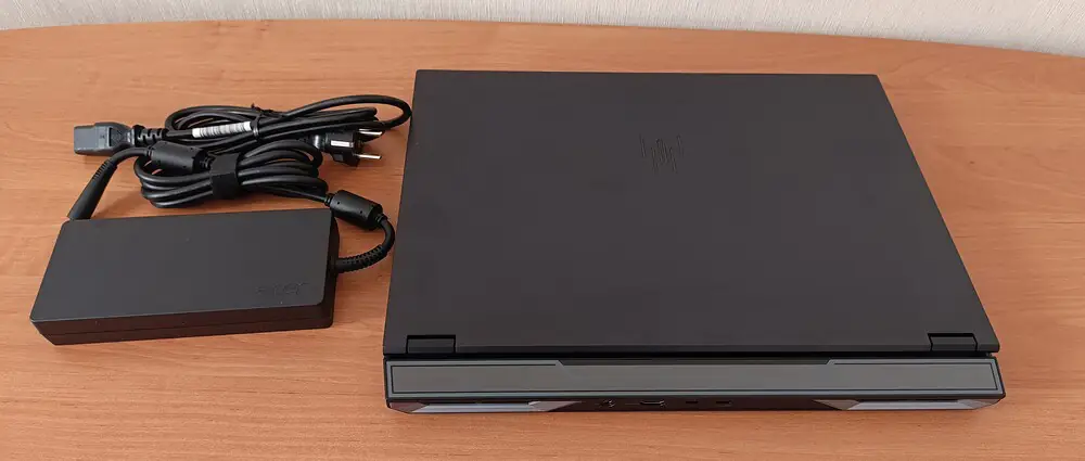 Đánh giá Acer Predator Helios Neo 18 AI PH18-72: Liệu chiếc laptop này có phải là "thiên đường" cho game thủ? 64 Acer Predator Helios Neo 18 AI PH18 72 51