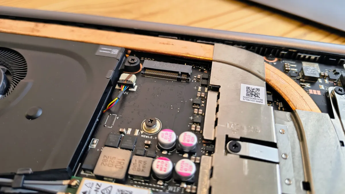 Trải nghiệm Asus ExpertBook P3: Laptop doanh nhân gọn nhẹ, hiệu năng mạnh mẽ 18 Asus ExpertBook P3 7