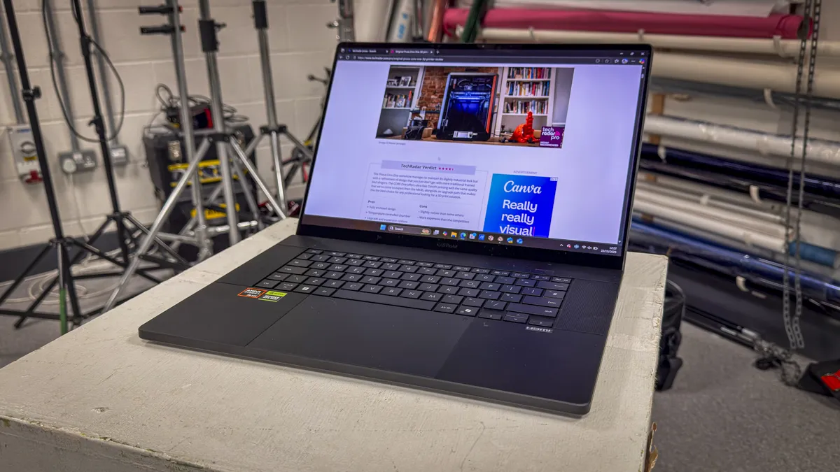 Asus ProArt P16 H7606WX: Cỗ máy sáng tạo đỉnh cao cho dân thiết kế chuyên nghiệp! 15 Asus ProArt P16 H7606WX 7