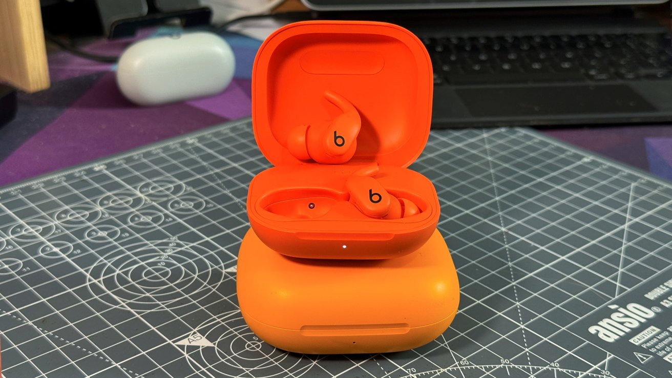 Beats Powerbeats Fit 7