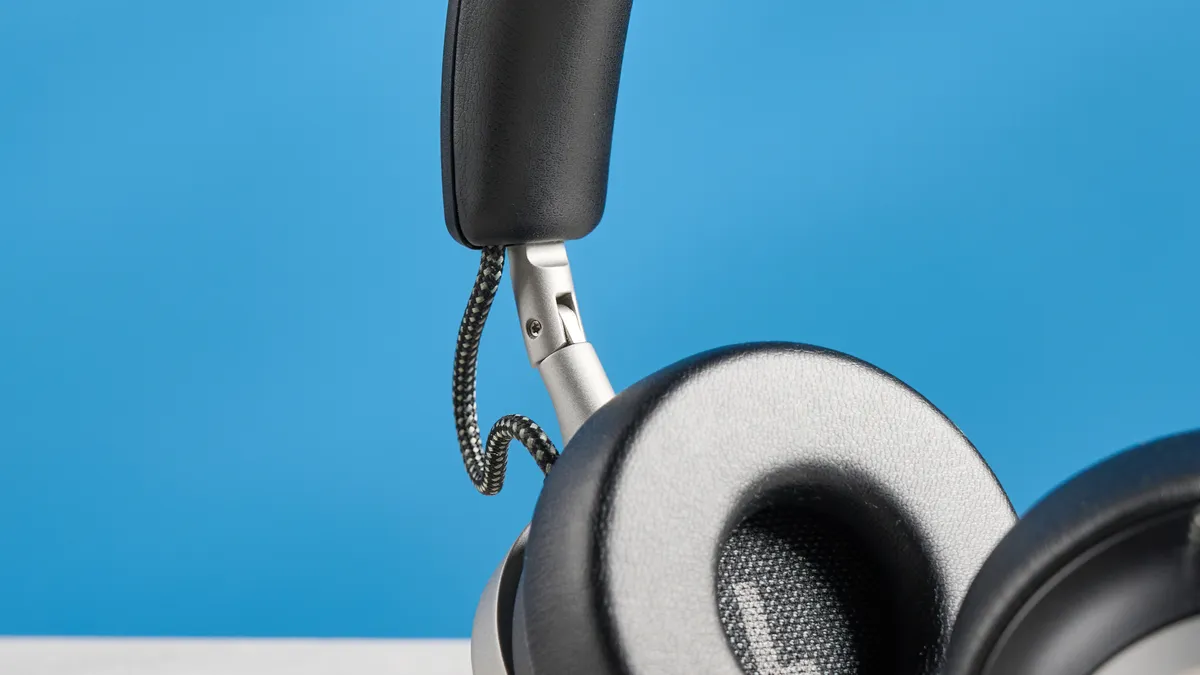 Beyerdynamic Aventho 100 9