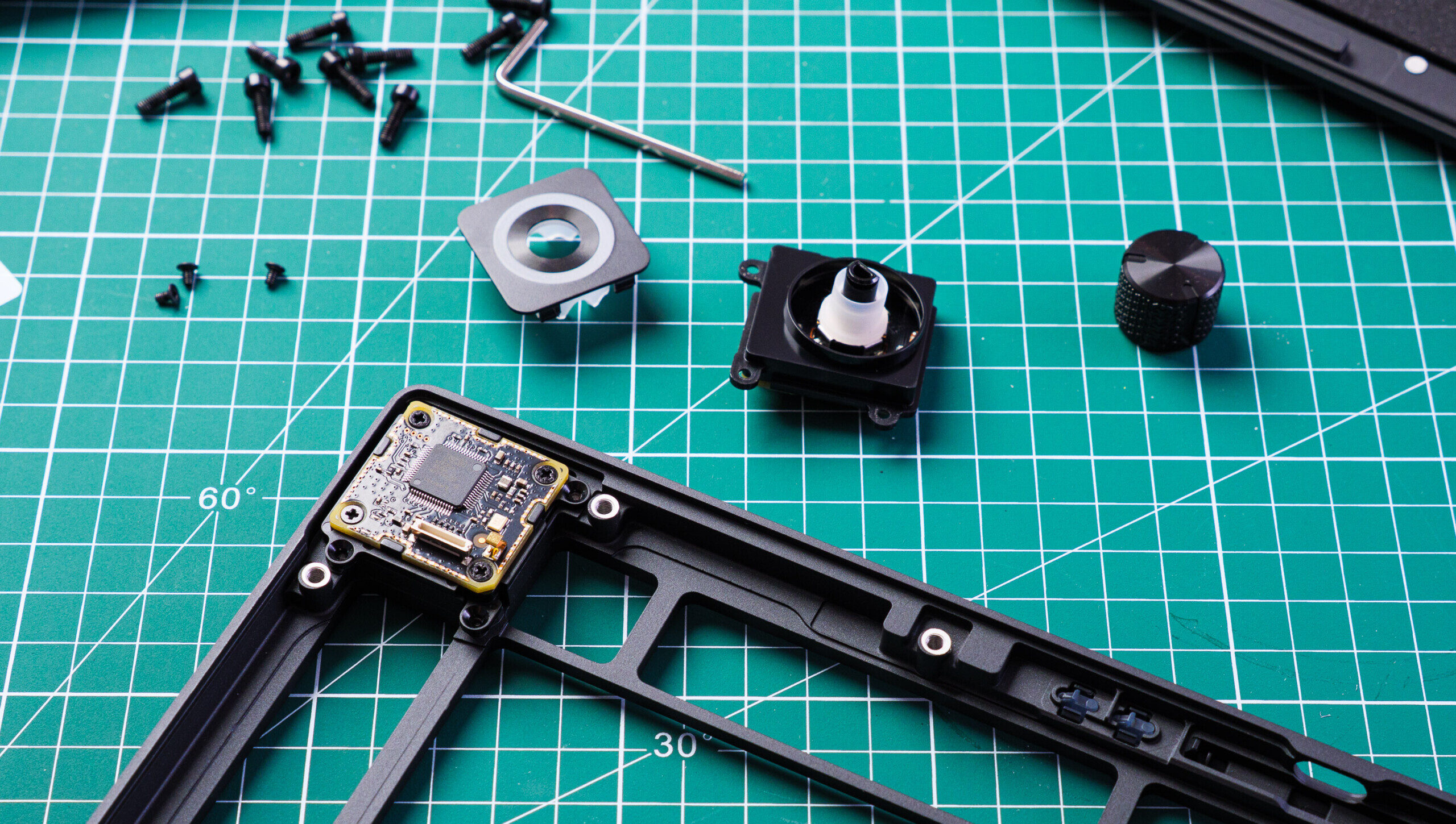 Corsair MAKR 7517 e1761019137186