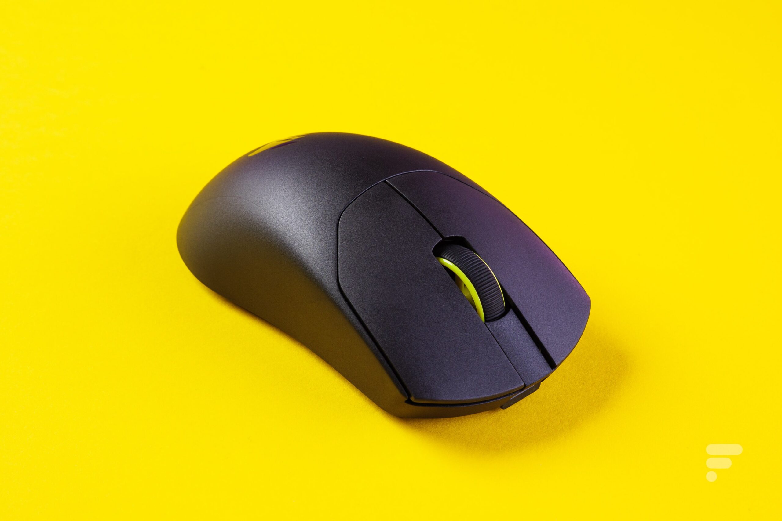 Corsair Sabre V2 Pro Ultralight Wireless12 scaled