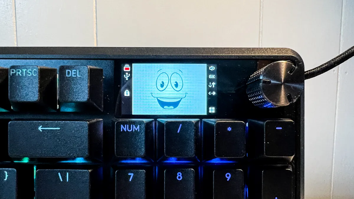 Đánh giá Corsair Vanguard Pro 96: Bàn phím có công tắc từ tính 96% với màn hình LCD 11 Corsair Vanguard Pro 96 2