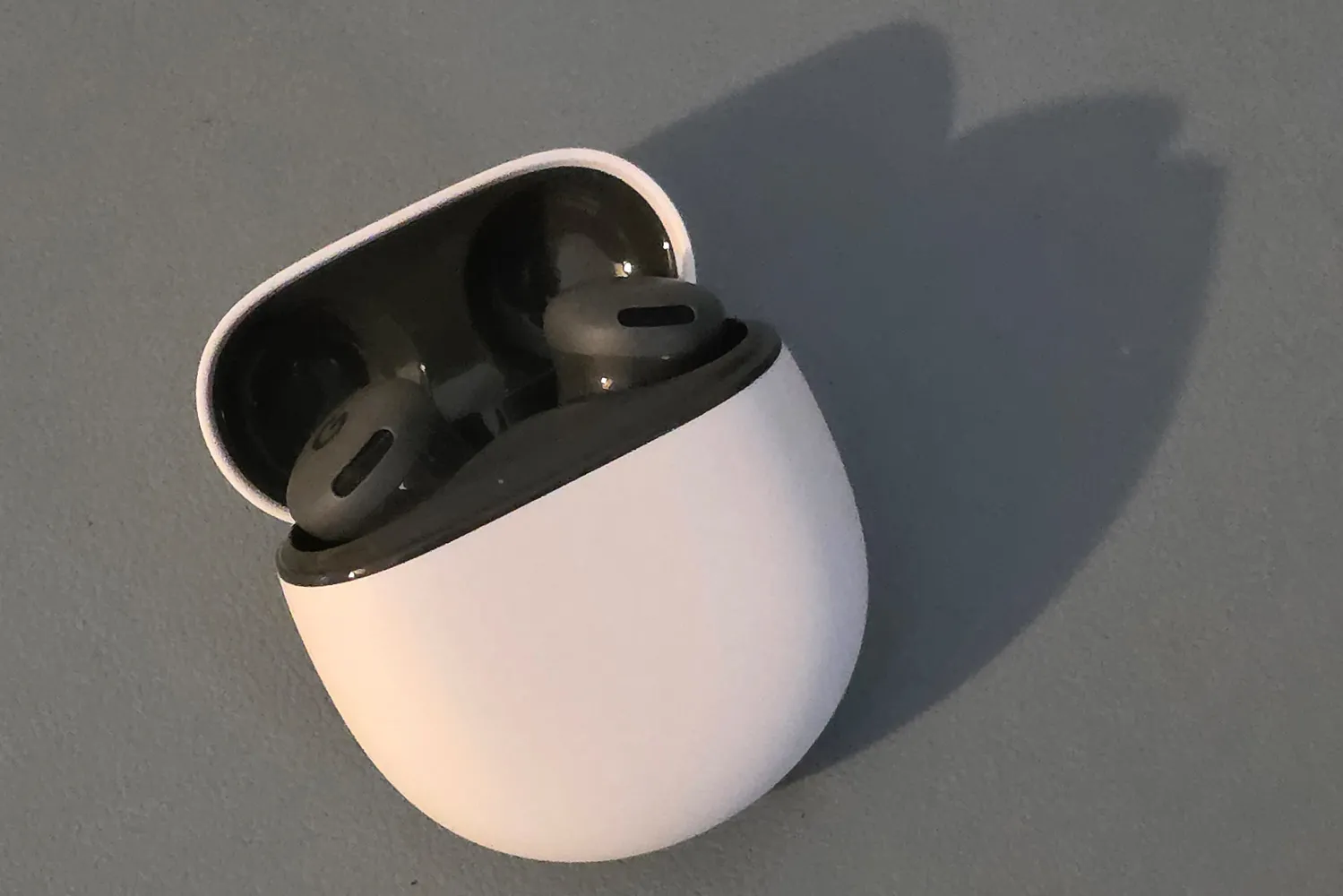 Google Pixel Buds 2a 4