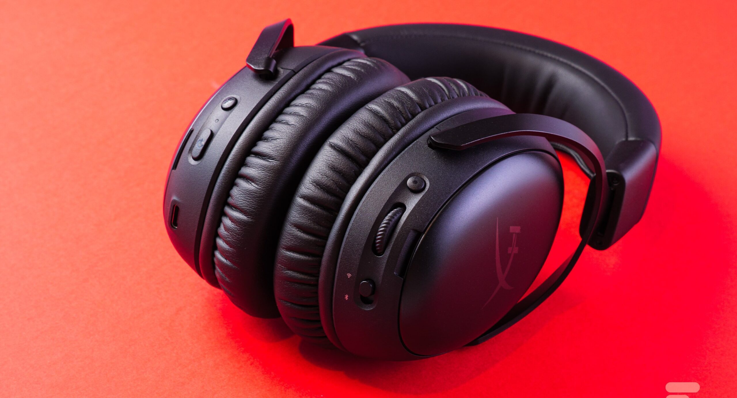 HyperX Cloud III S Wireless11 scaled e1760865892462