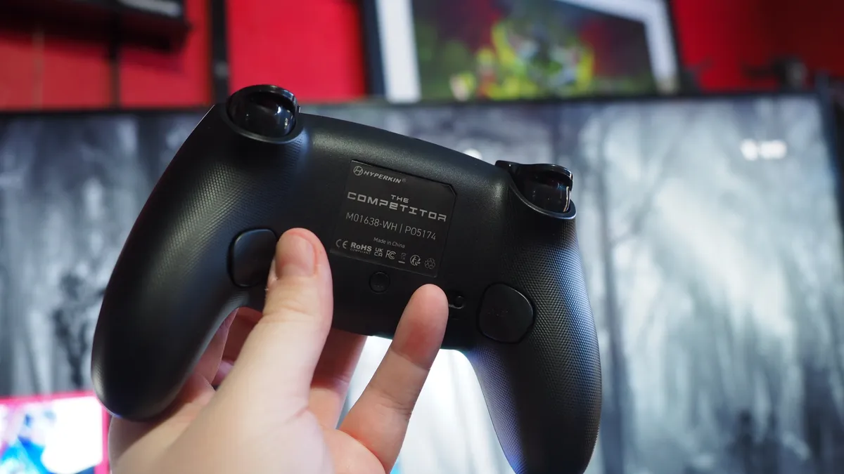 Đánh giá Hyperkin Competitor: Hồi sinh huyền thoại tay cầm cổ điển với phong cách hiện đại! 11 Hyperkin Competitor 3