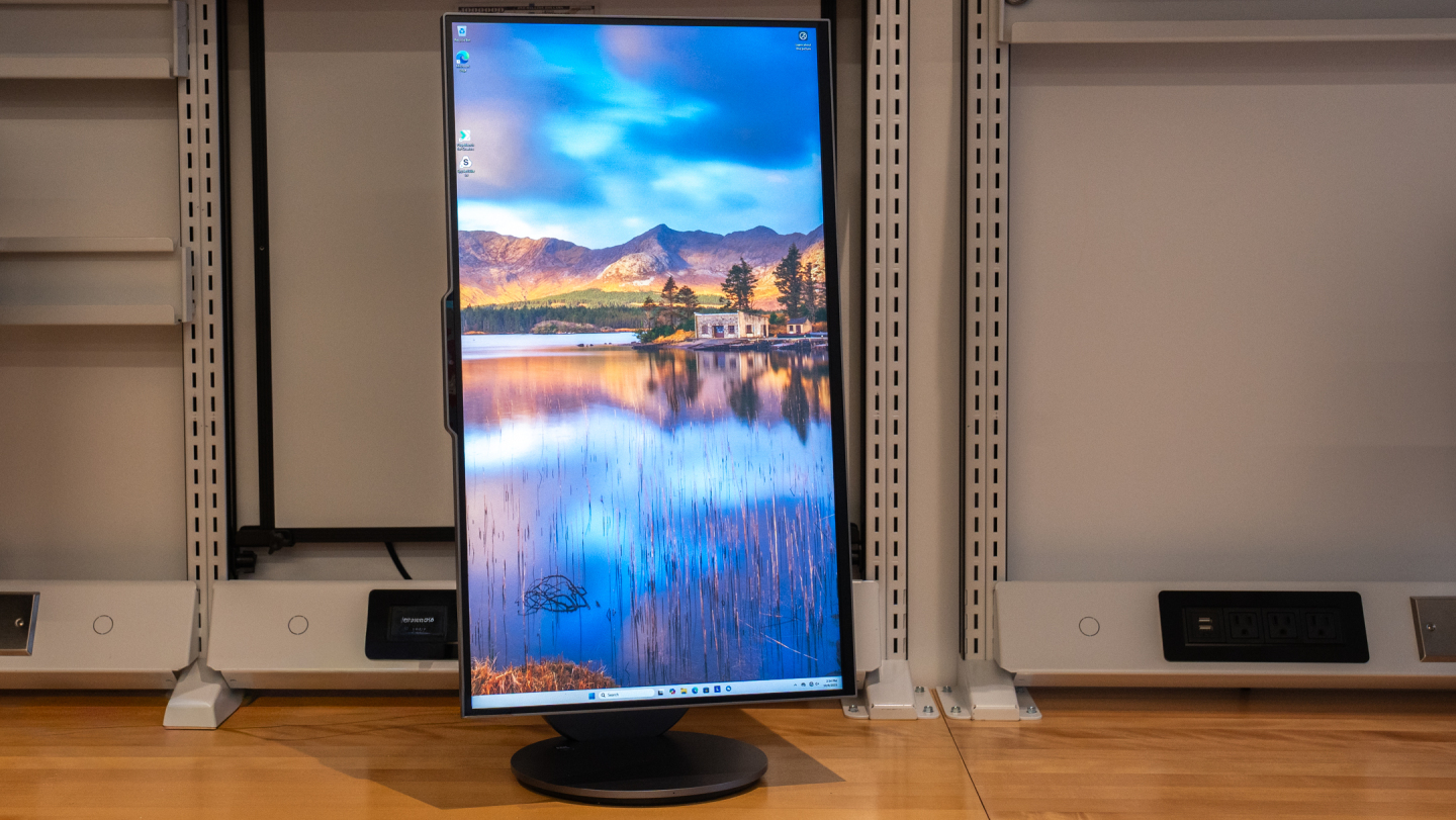 Đánh giá Lenovo Yoga AIO 27 inch: Trải nghiệm màn hình 400 nits sáng rực và pin sạc không dây - Liệu có đáng mua không? 26 Lenovo Yoga AIO 27 inch9 1