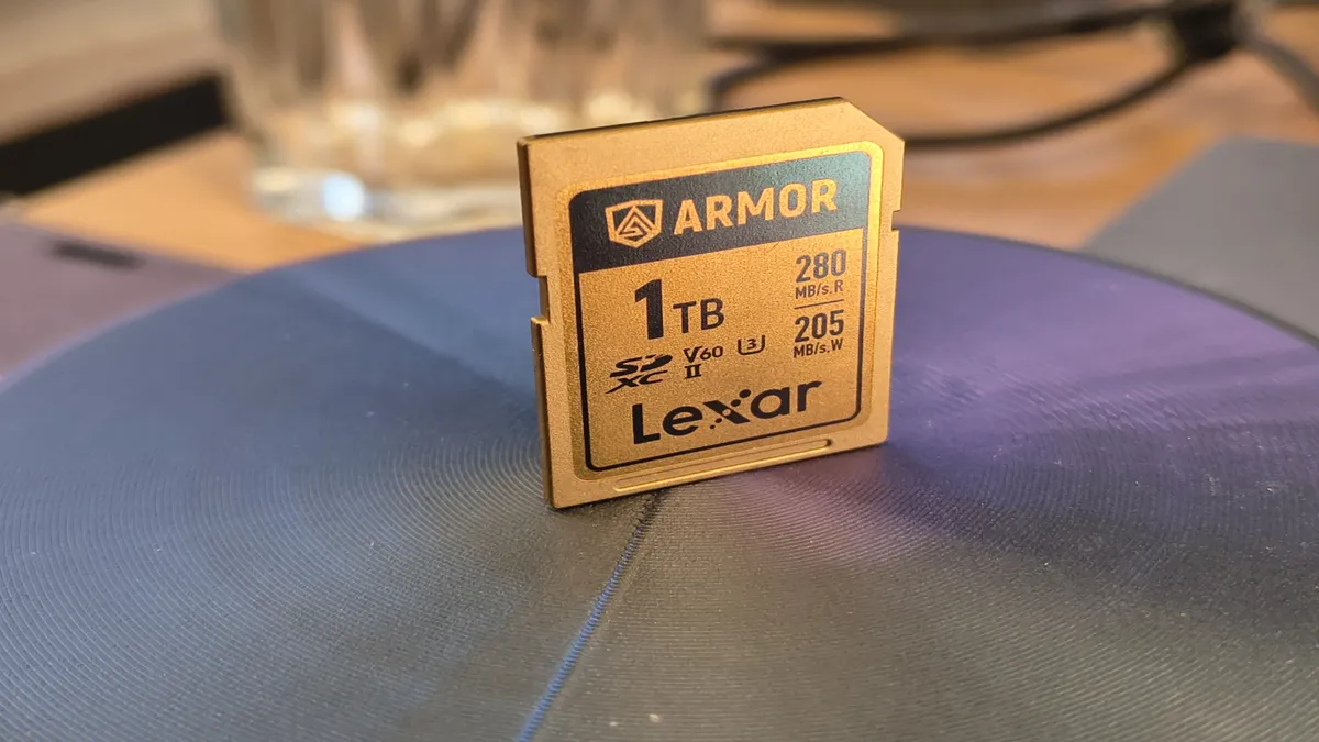 Lexar Armor SD Gold SDXC UHS-II: Thẻ nhớ siêu bền, tốc độ “vàng” cho dân quay phim & nhiếp ảnh chuyên nghiệp! 13 Lexar Armor SD Gold SDXC UHS II 6