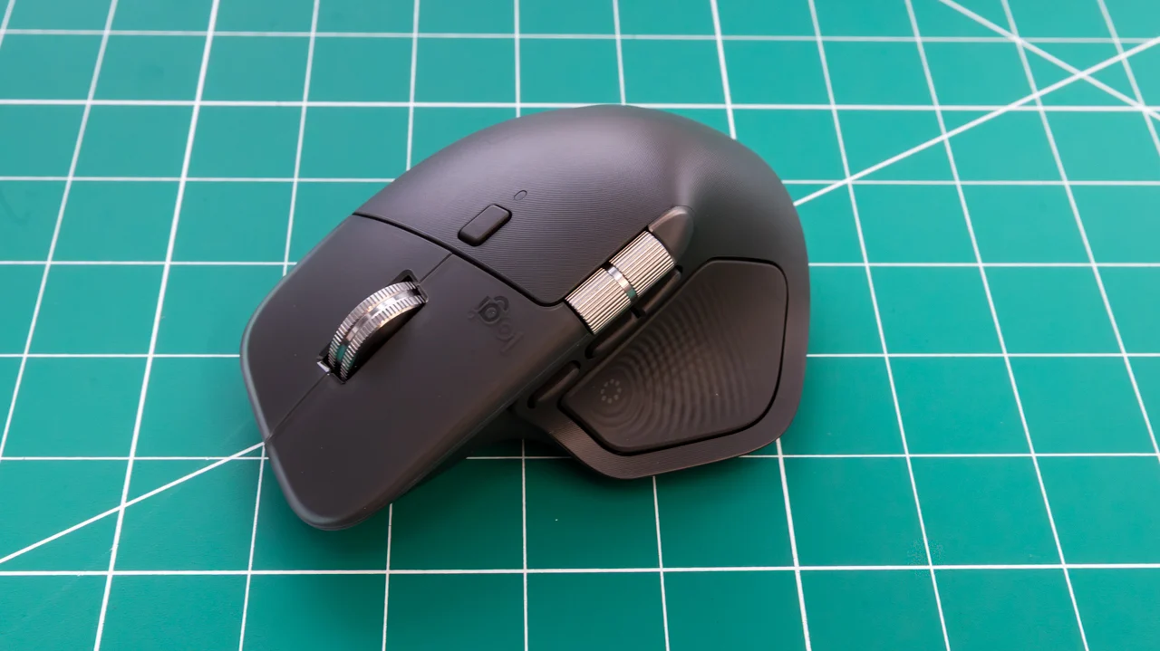 Đánh giá Logitech MX Master 4: Chuột không dây cao cấp cho dân văn phòng và designer 15 Logitech MX Master 4 6