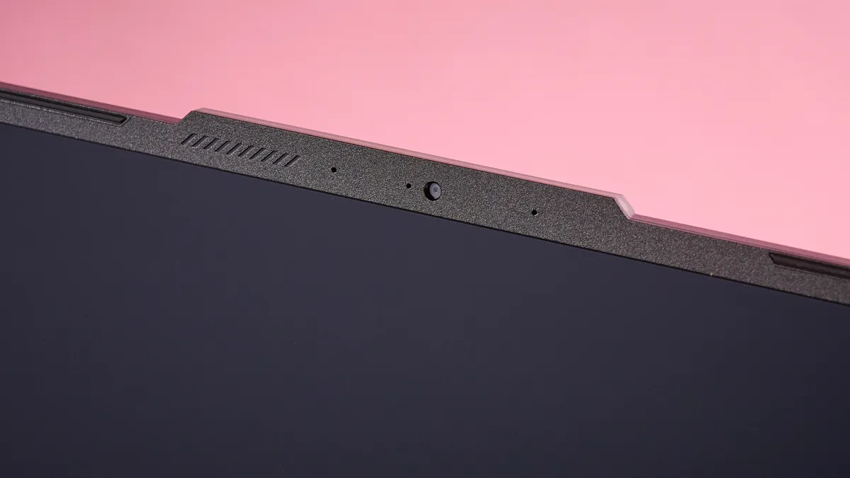 Đánh giá MSI Cyborg 15: Laptop gaming mỏng nhẹ, hiệu năng “khủng” vượt tầm giá! 12 MSI Cyborg 15 2