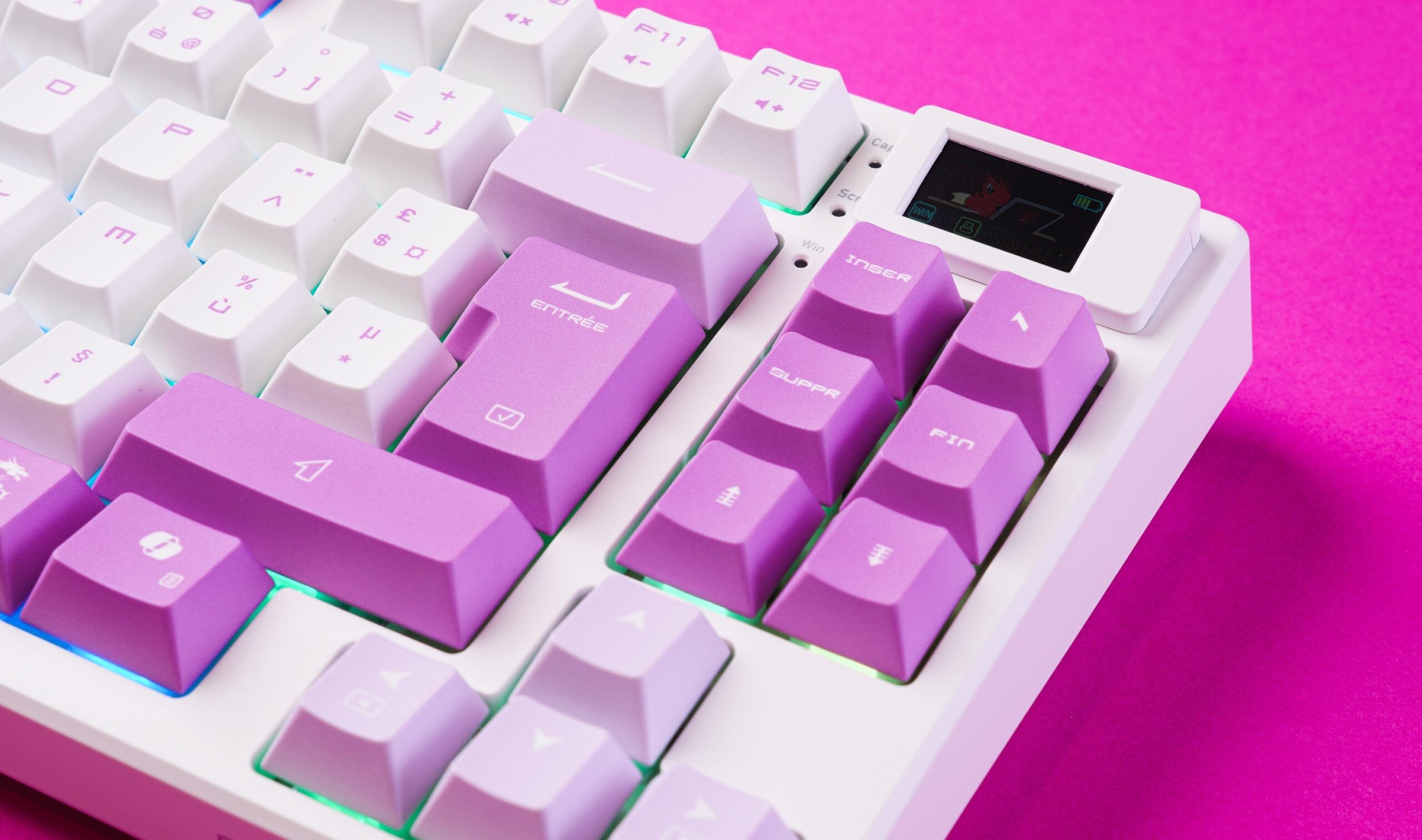 Đánh giá MSI Forge GK600 TKL Wireless Sky: Liệu đây có phải là chiếc bàn phím cơ không dây tốt nhất cho game thủ năm nay? 22 MSI Forge GK600 TKL Wireless Sky 2 scaled