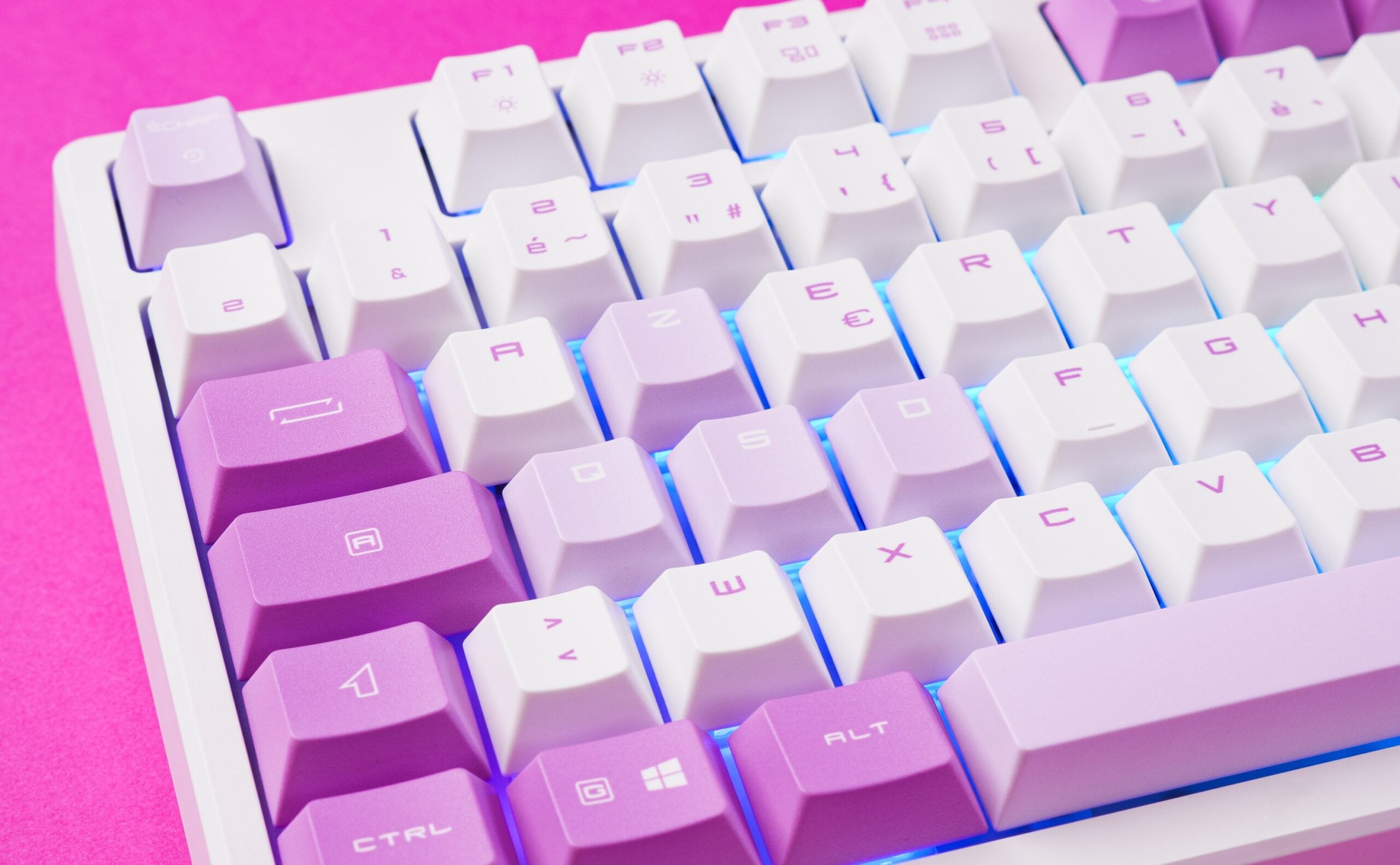 Đánh giá MSI Forge GK600 TKL Wireless Sky: Liệu đây có phải là chiếc bàn phím cơ không dây tốt nhất cho game thủ năm nay? 15 MSI Forge GK600 TKL Wireless Sky 9 scaled