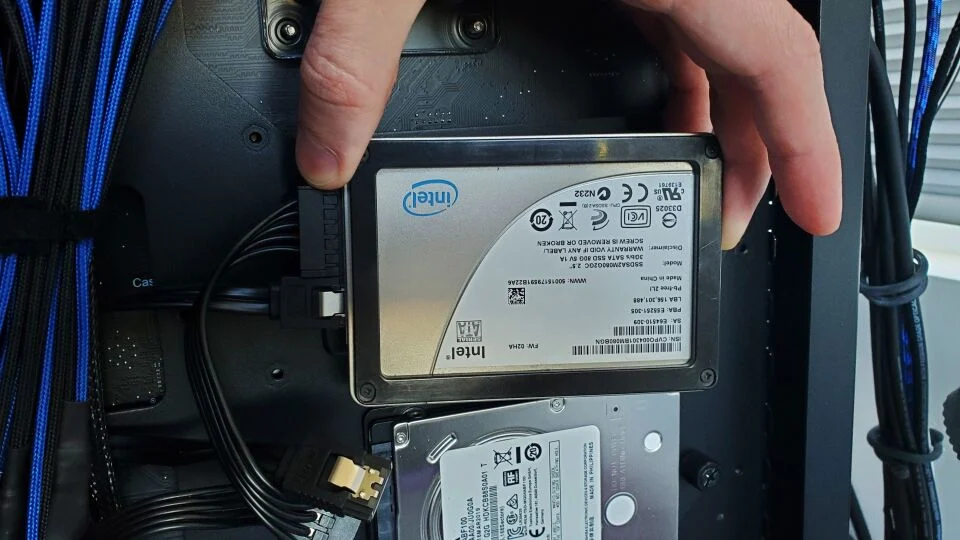 Nâng cấp lên SSD siêu nhanh: Cách sao chép toàn bộ Windows sang ổ mới chỉ trong vài phút 16 Nang cap len SSD 8
