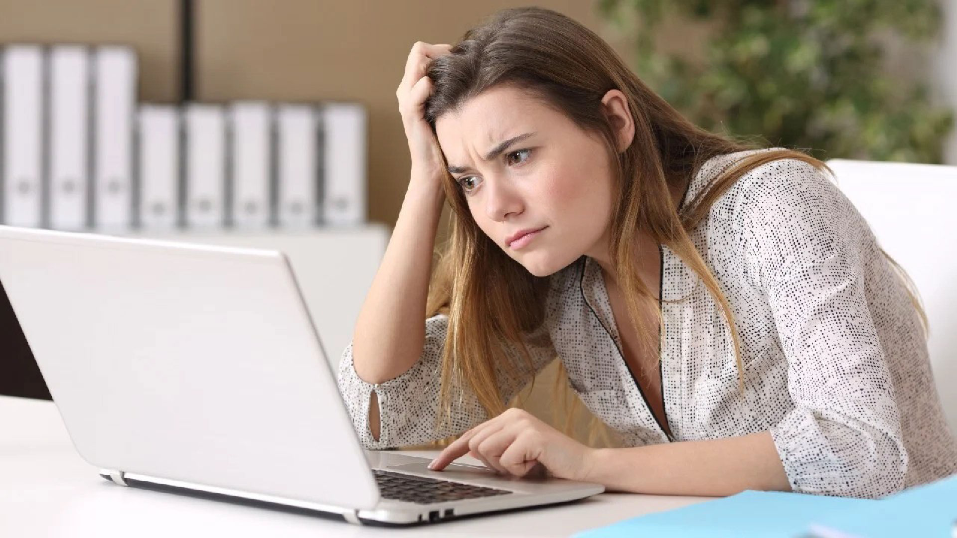 Phai lam gi khi man hinh may tinh cua ban khong hien thi hinh anh 01