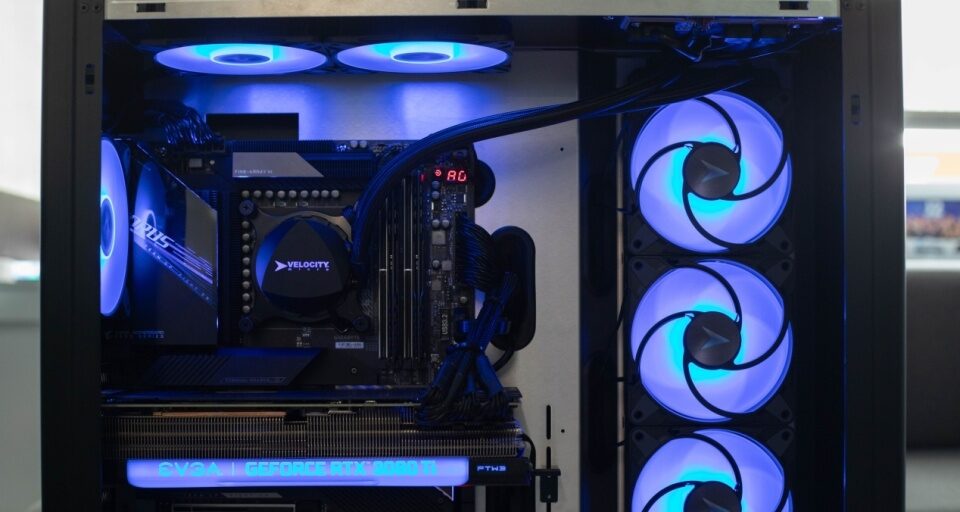 Quat may tinh keu to 4 e1759980507595