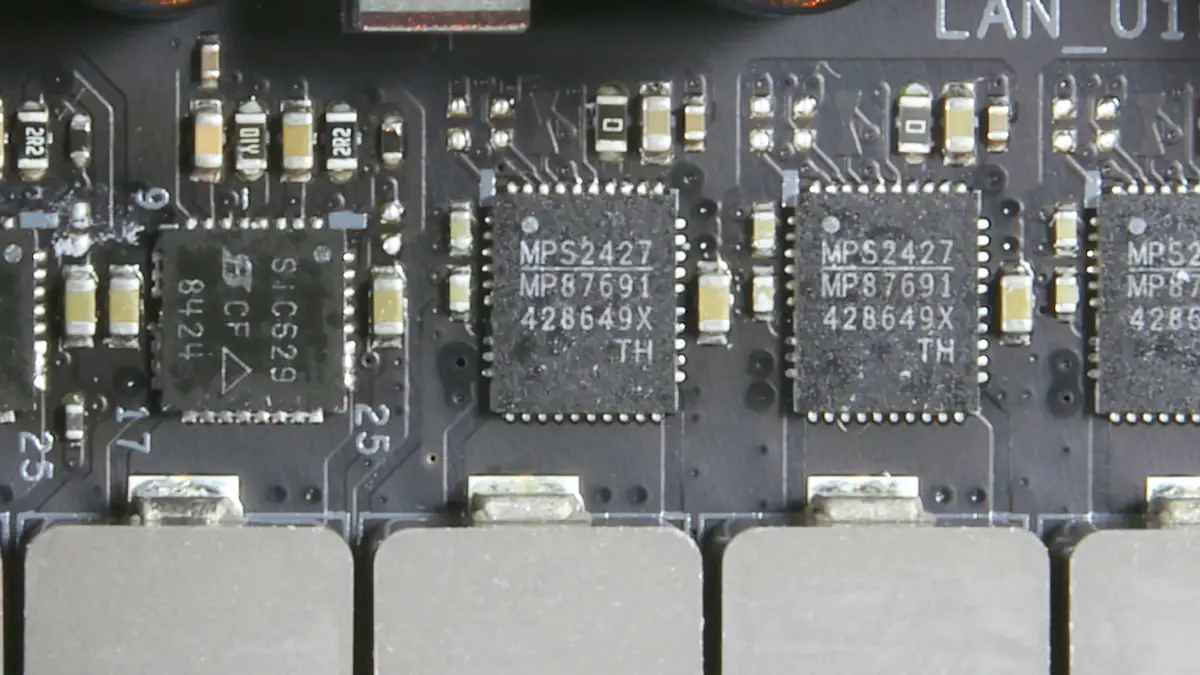 So sanh ASUS ROG Strix B850E Gaming WiFi so voi B650E E Nen chon loai nao tot hon 12