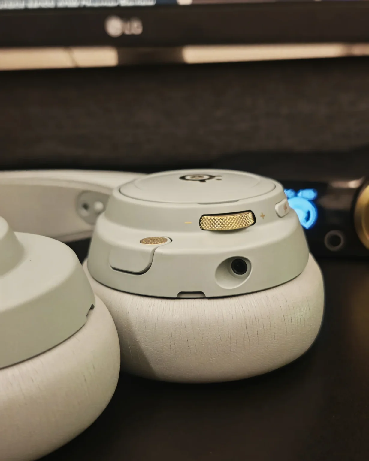 SteelSeries Arctis Nova Elite 14