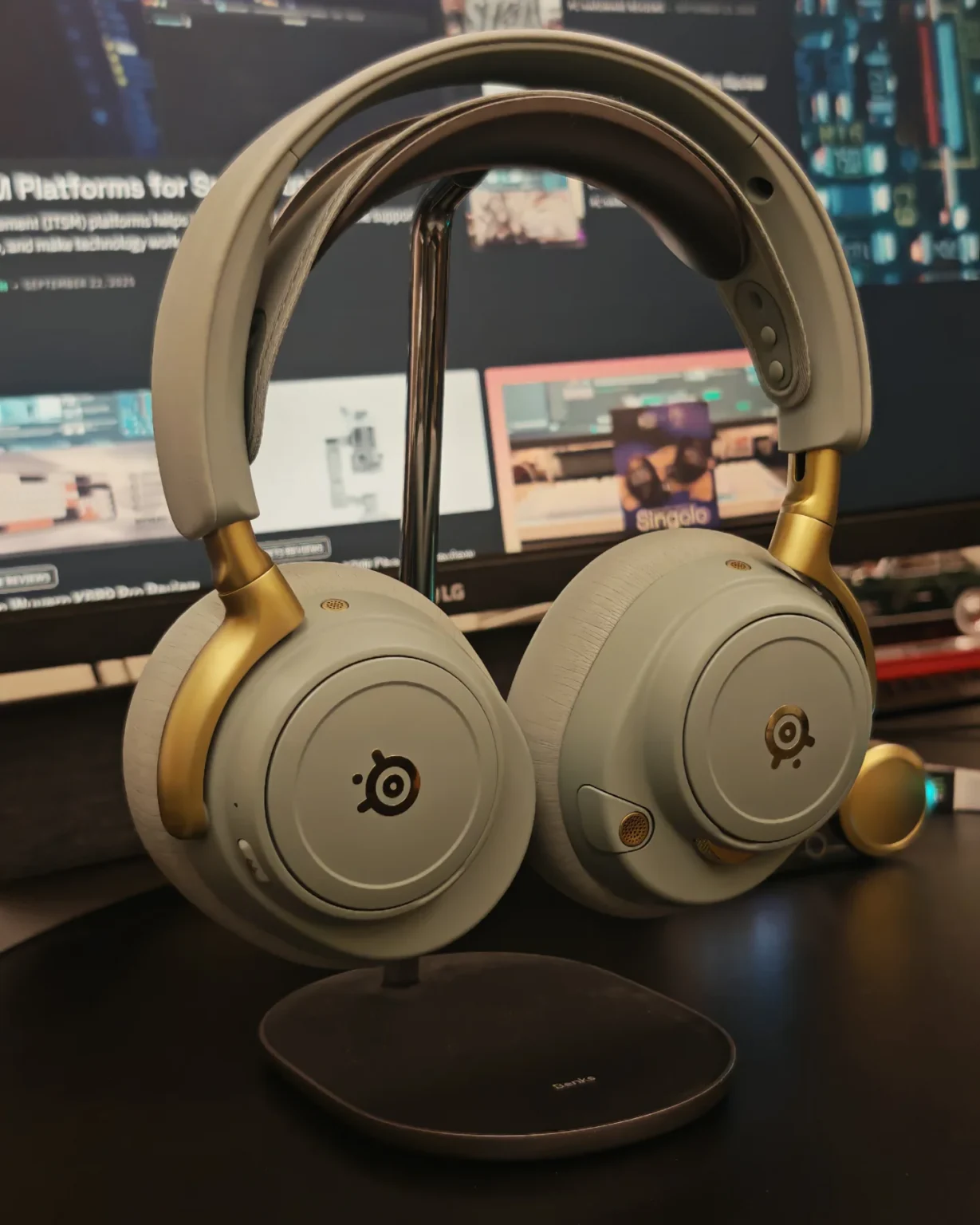 SteelSeries Arctis Nova Elite 4