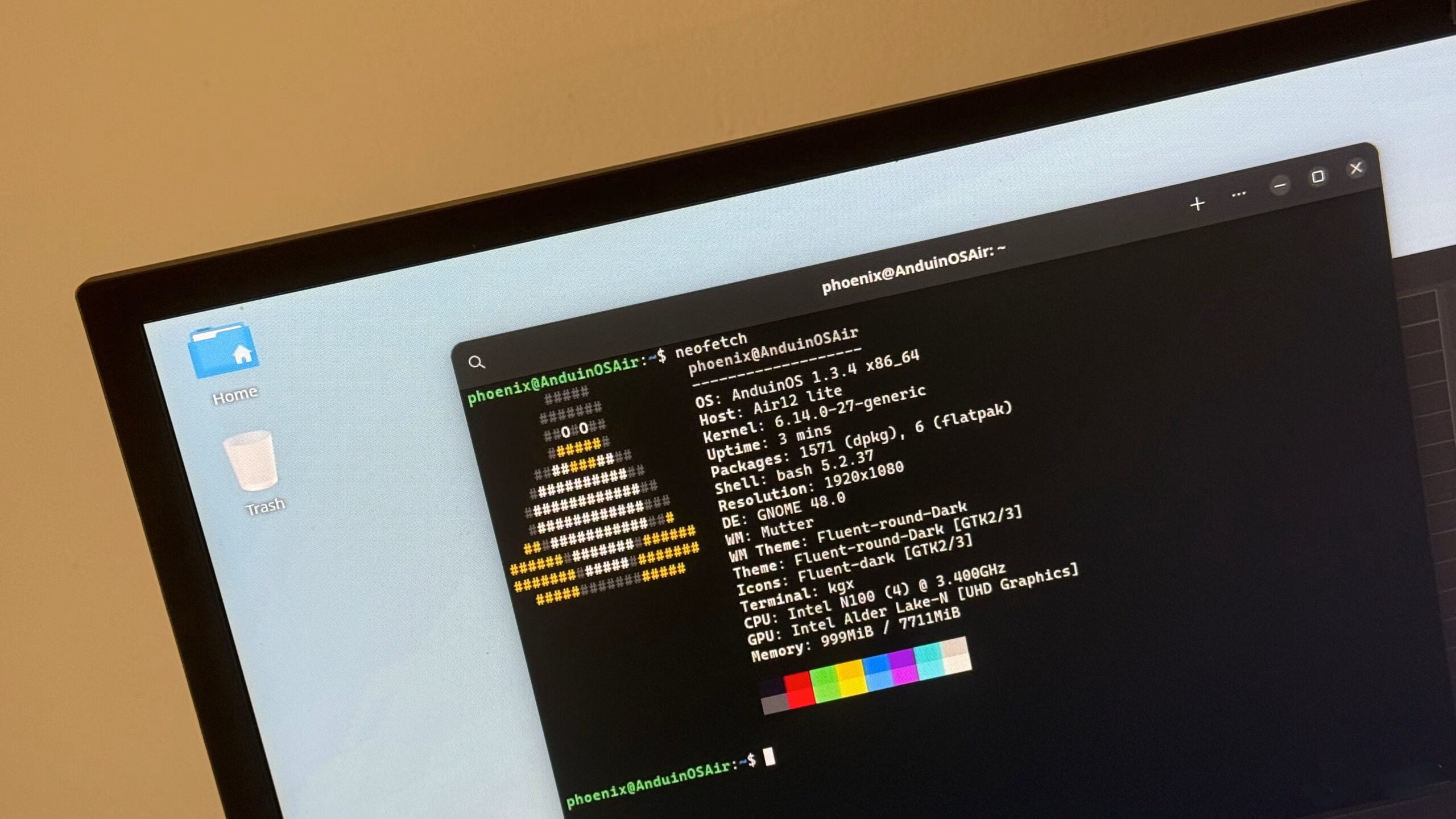 Top 5 bản phân phối Linux sẽ làm chiếc laptop cũ của bạn cảm thấy hoàn toàn mới 13 Top 5 ban phan phoi Linux se lam chiec laptop cu cua ban cam thay hoan toan moi 1 scaled