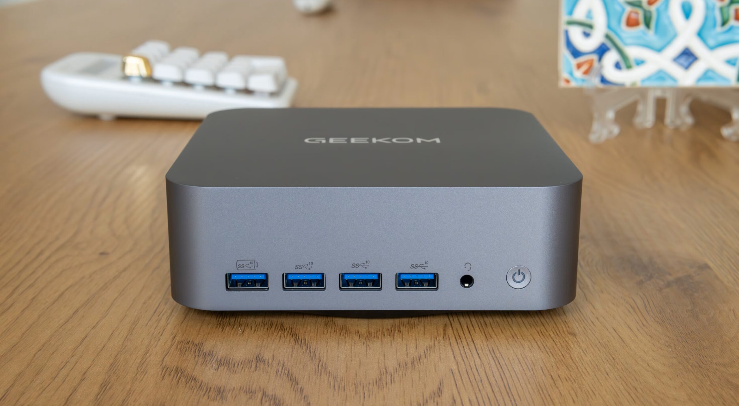 Vì sao khi làm việc tại nhà, tôi lại thích dùng laptop hơn là máy tính để bàn (PC)? 10 Vi sao khi lam viec tai nha toi lai thich dung laptop hon la may tinh de ban PC 2 scaled