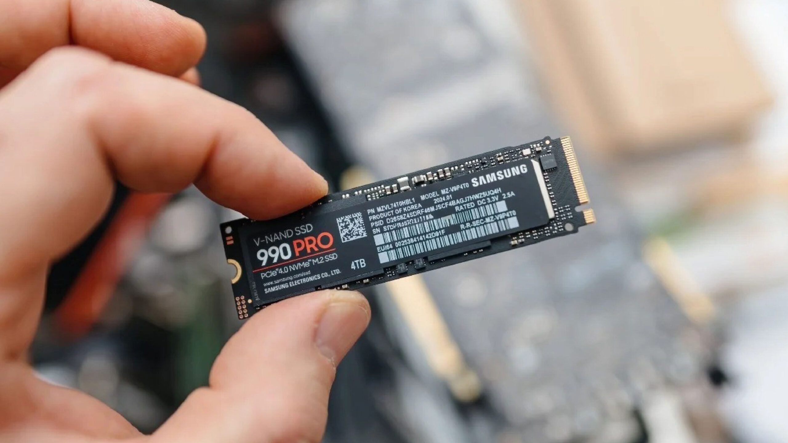Nâng cấp lên SSD siêu nhanh: Cách sao chép toàn bộ Windows sang ổ mới chỉ trong vài phút 1 ezgif 4b1bae9f449025 01 scaled