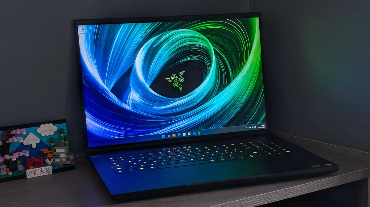 4. Razer Blade 18 2025