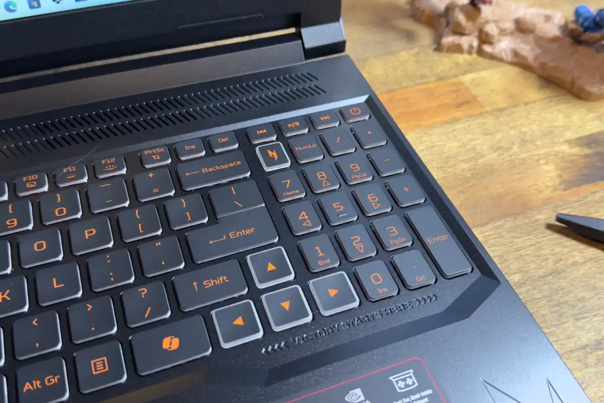 Acer Nitro V 16 AI 3