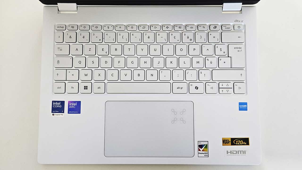 Đánh giá Acer Swift Edge 14 AI (2025): Chiếc ultrabook tối ưu cho công việc AI, học tập và sáng tạo nội dung 17 Acer Swift Edge 14 AI 202512