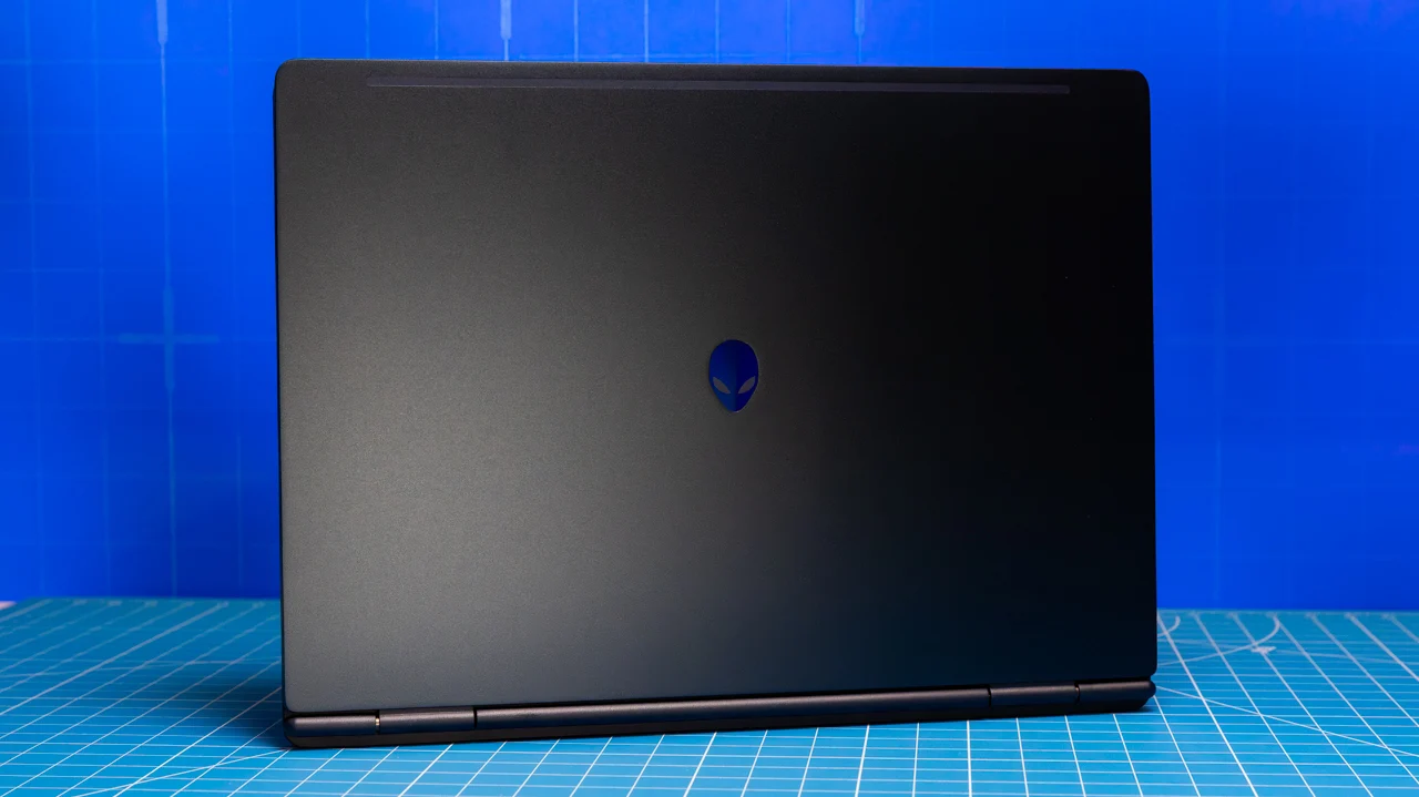 Đánh giá Alienware 16X Aurora: Mỏng, đẹp, khỏe, liệu có phải là chiếc laptop gaming 16-inch tuyệt vời nhất? 29 Alienware 16X Aurora1