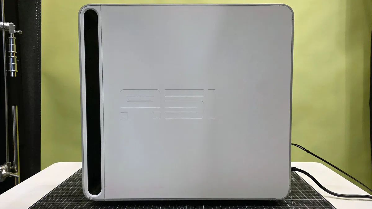 Đánh giá Alienware Area-51: Chiếc PC mạnh, đẹp, to lớn và nâng cấp dễ dàng hơn bao giờ hết! 21 Alienware Area 5118.jpg