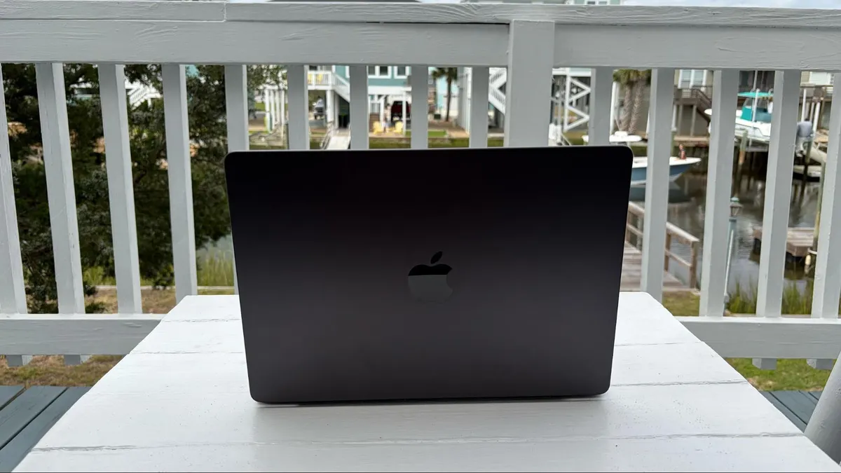 Apple MacBook Pro 14 inch M59.jpg