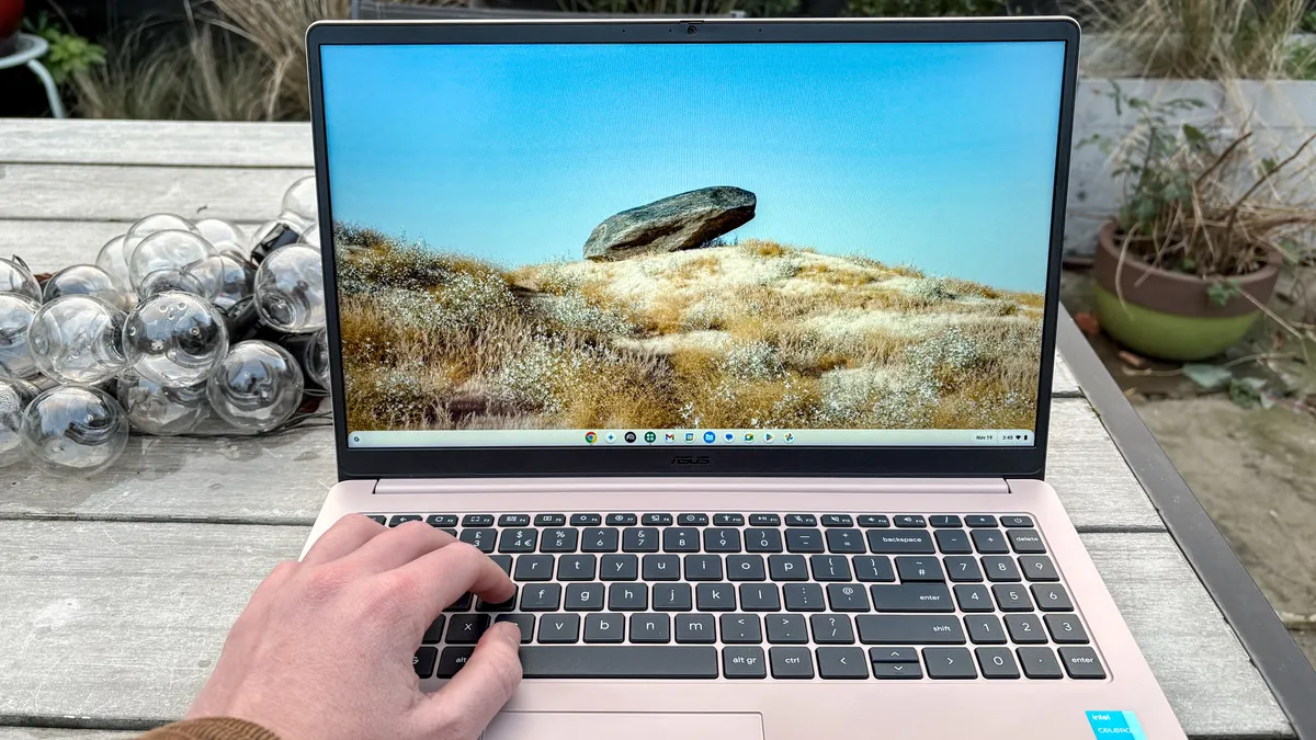 Asus Chromebook CX15 9