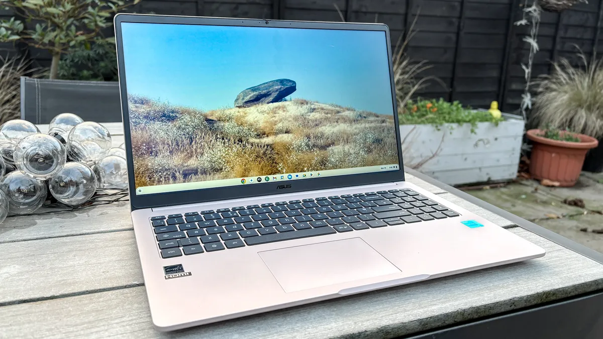 Asus Chromebook CX152.jpg