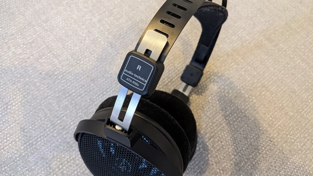 Audio Technica ATH R30x 3