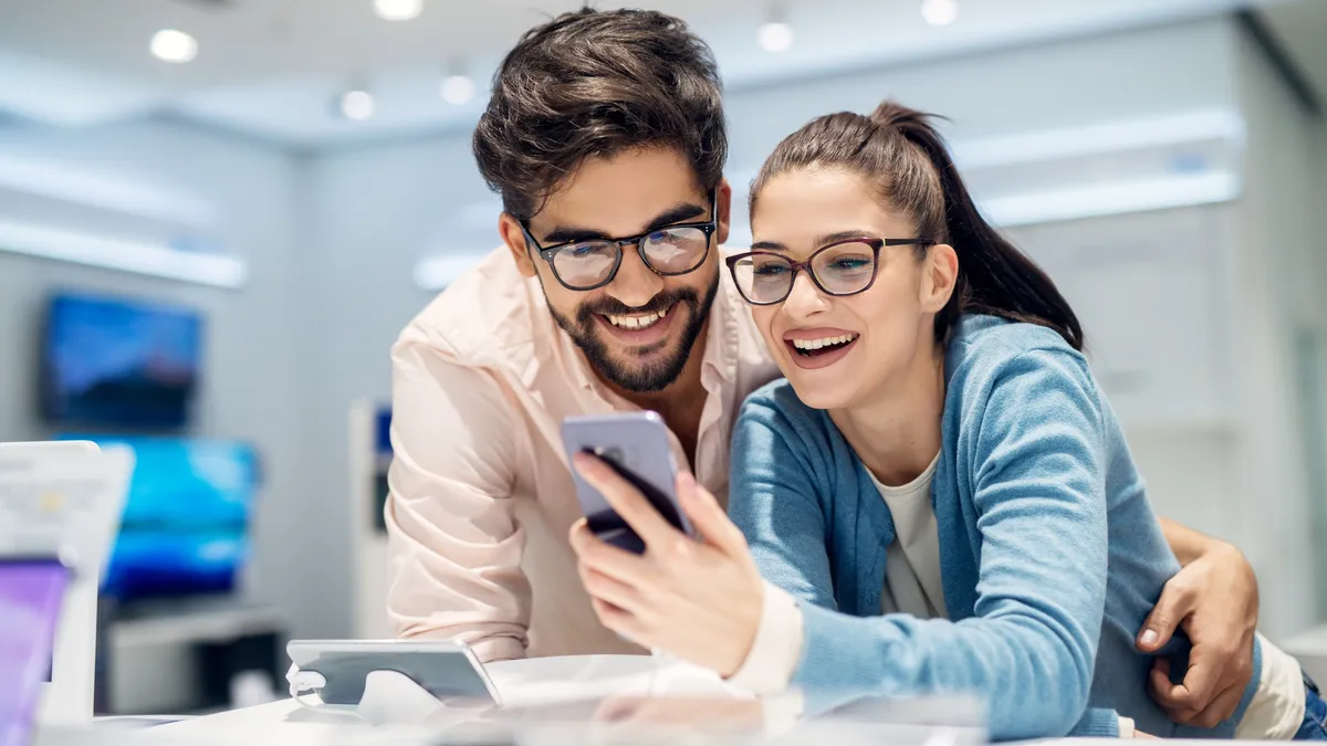 ChatGPT ra mat tinh nang tro chuyen nhom tren toan cau 2