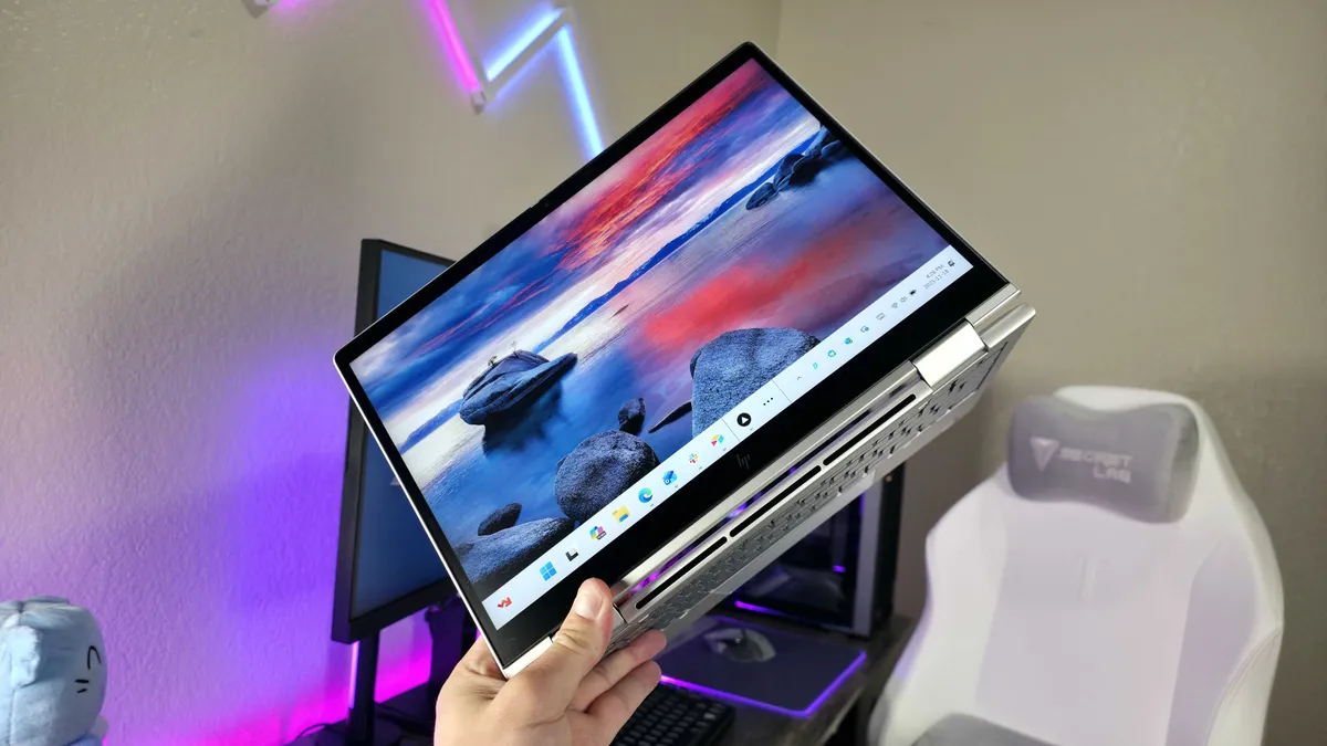 HP EliteBook 8 Flip 13 5